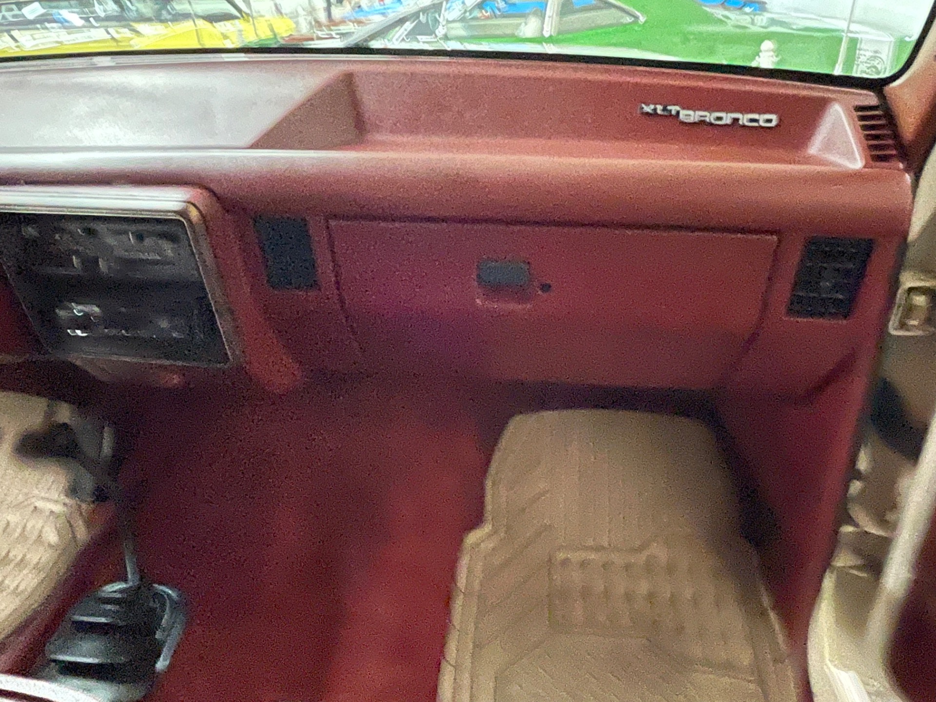 Used 1987 Ford Bronco -XLT- 4X4- 302CI /AUTOMATIC-LOW MILES FROM NORTH CAROLINA - SEE VIDEO | St. Petersburg, FL