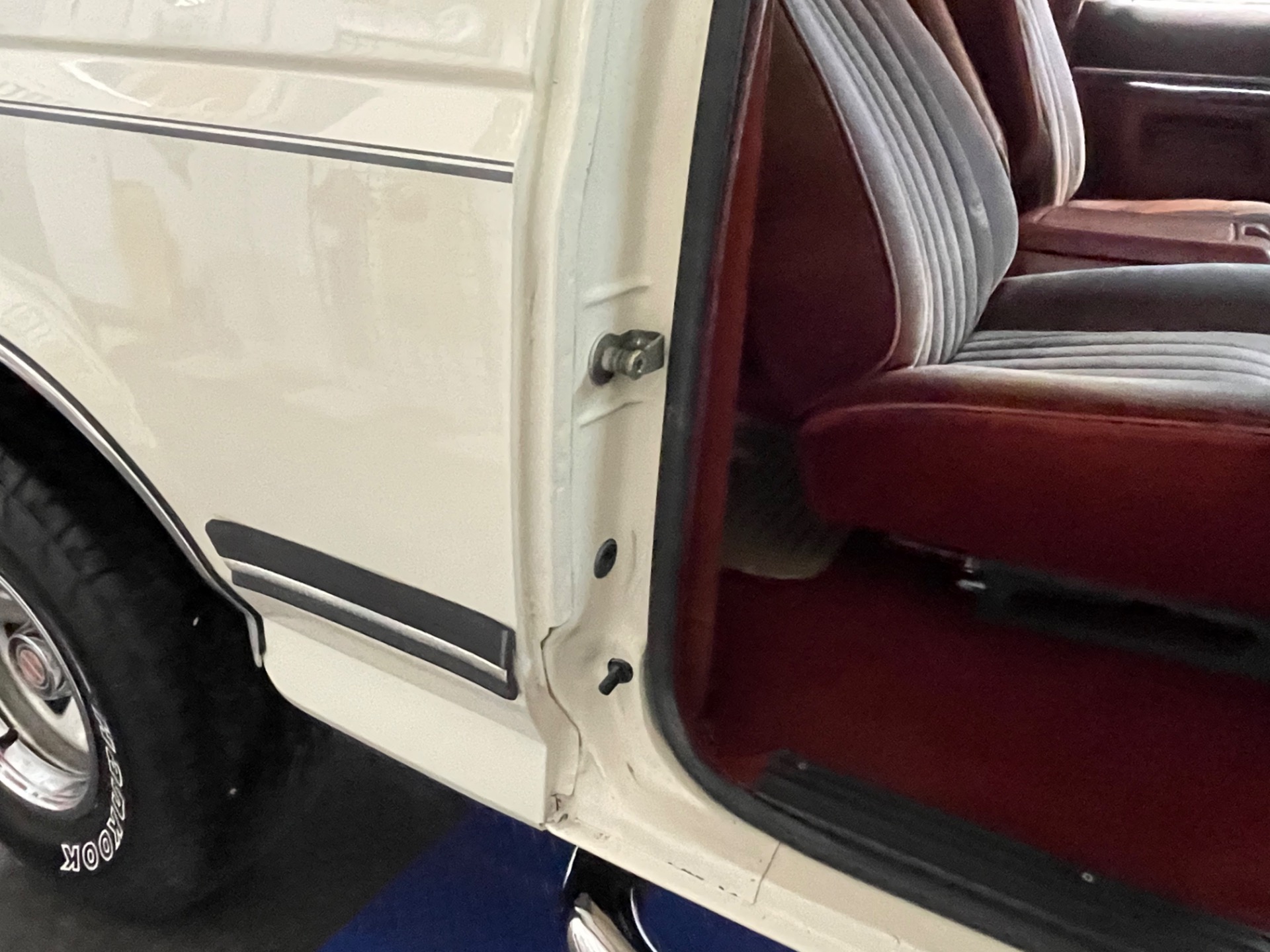 Used 1987 Ford Bronco -XLT- 4X4- 302CI /AUTOMATIC-LOW MILES FROM NORTH CAROLINA - SEE VIDEO | St. Petersburg, FL