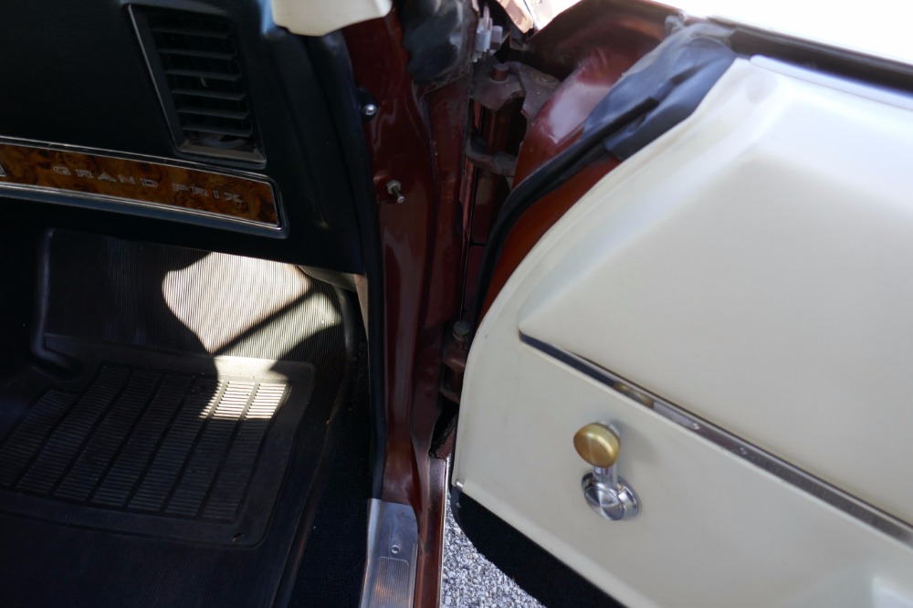 Used 1969 Pontiac Grand Prix -ORIGINAL PAINT -NUMBERS MATCHING-SURVIVOR- ALWAYS FAMILY OWNED  -SEE VIDEO | Mundelein, IL