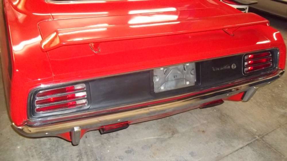 Used 1970 Plymouth Barracuda/Cuda - 440 4-SPEED 6-PACK -SHAKER HOOD-SHOW QUALITY- V-CODE NUT AND BOLT RESTO | Mundelein, IL