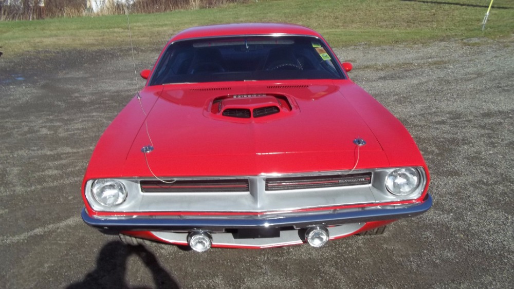 Used 1970 Plymouth Barracuda/Cuda - 440 4-SPEED 6-PACK -SHAKER HOOD-SHOW QUALITY- V-CODE NUT AND BOLT RESTO | Mundelein, IL