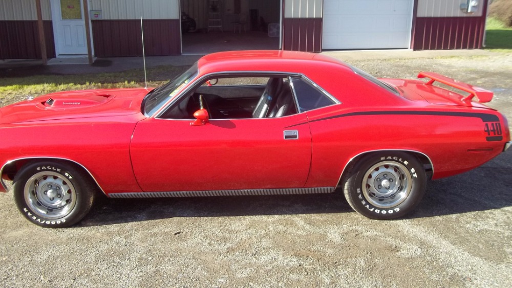 Used 1970 Plymouth Barracuda/Cuda - 440 4-SPEED 6-PACK -SHAKER HOOD-SHOW QUALITY- V-CODE NUT AND BOLT RESTO | Mundelein, IL