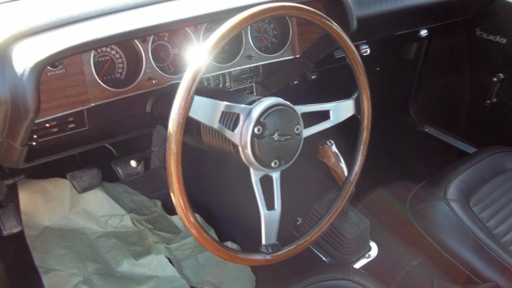 Used 1970 Plymouth Barracuda/Cuda - 440 4-SPEED 6-PACK -SHAKER HOOD-SHOW QUALITY- V-CODE NUT AND BOLT RESTO | Mundelein, IL