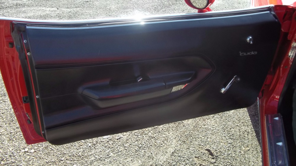 Used 1970 Plymouth Barracuda/Cuda - 440 4-SPEED 6-PACK -SHAKER HOOD-SHOW QUALITY- V-CODE NUT AND BOLT RESTO | Mundelein, IL
