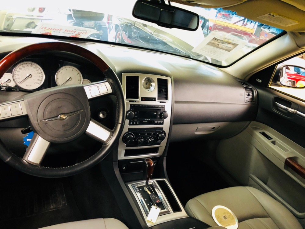 Used 2006 Dodge Magnum -AWD- 300C STYLING- 5.7 L HEMI - WAGON | Mundelein, IL