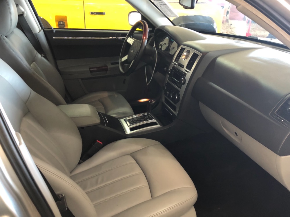 Used 2006 Dodge Magnum -AWD- 300C STYLING- 5.7 L HEMI - WAGON | Mundelein, IL