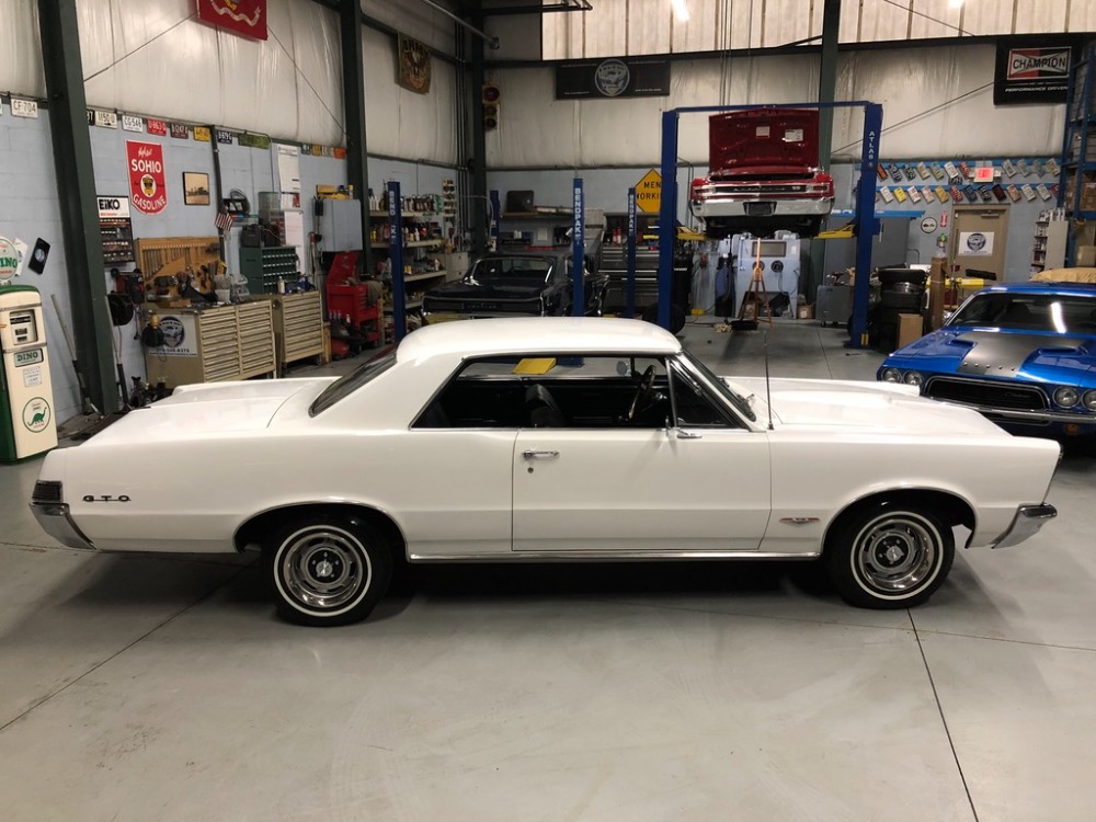 Used 1965 Pontiac GTO -389 ENGINE-4 SPEED- PHS DOCUMENTED- | Mundelein, IL