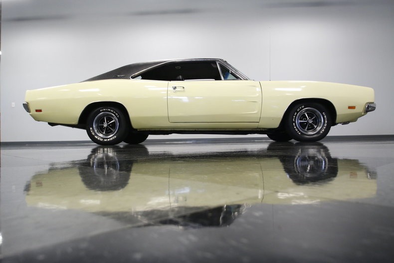 Used 1969 Dodge Charger -NUMBERS MATCHING 383-FACTORY CORRECT SUN FIRE YELLOW- | Mundelein, IL