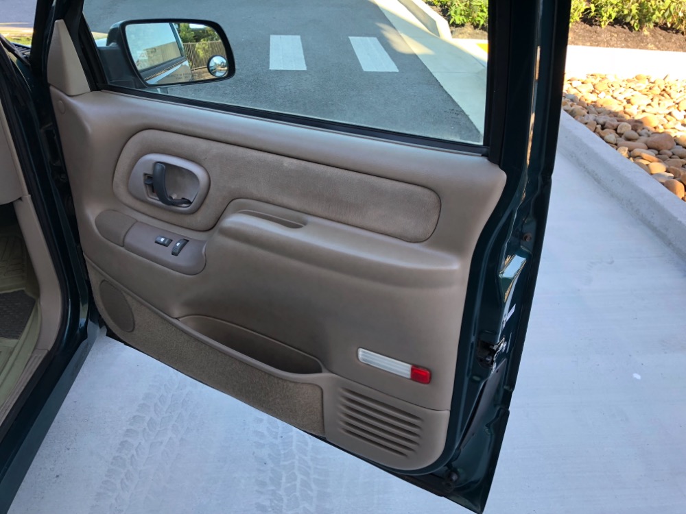 Used 1998 Chevrolet Tahoe -SLAMMED RARE 2 DOOR TRUCK-RUST FREE FROM TENNESSEE | Mundelein, IL