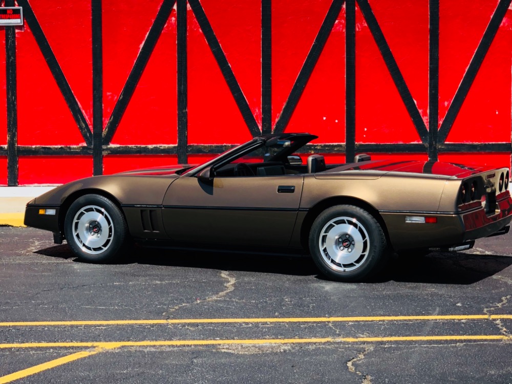Used 1987 Chevrolet Corvette -Convertible 40,000 Original Miles-Garage Kept- Rare color Combo- SEE VIDEO | Mundelein, IL