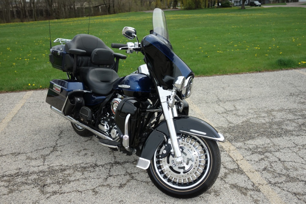 Used 2013 Harley Davidson Electra Glide Ultra - FLTHTK MODEL - GORGEOUS BIKE - SEE VIDEO | Mundelein, IL