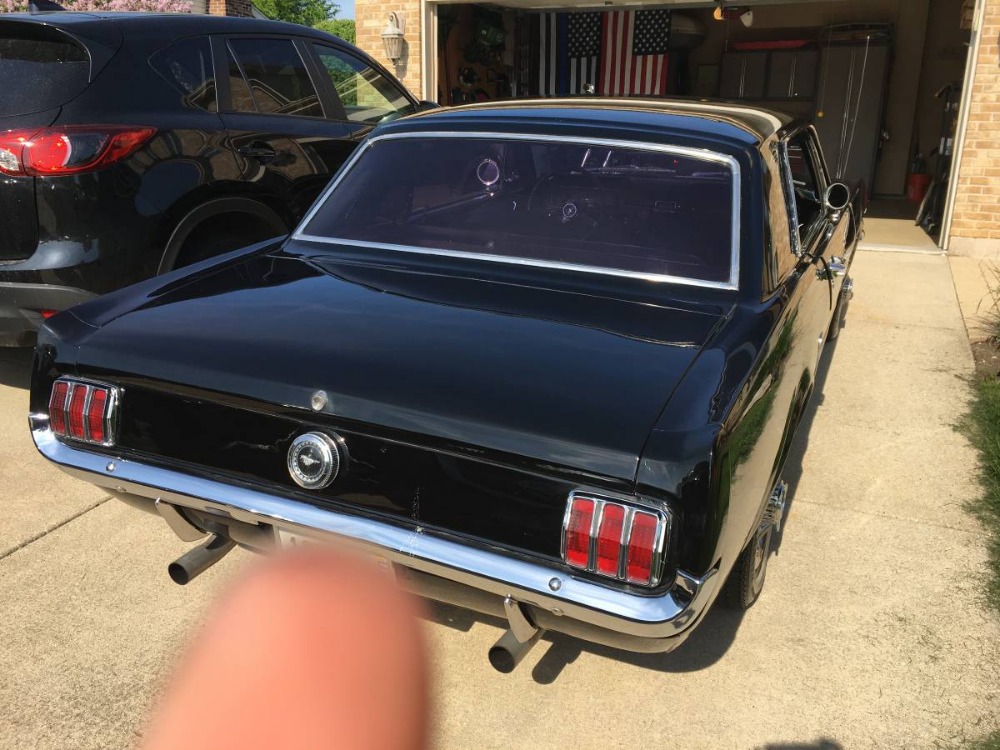 Used 1965 Ford Mustang -SUMMER HEAD TURNER | Mundelein, IL