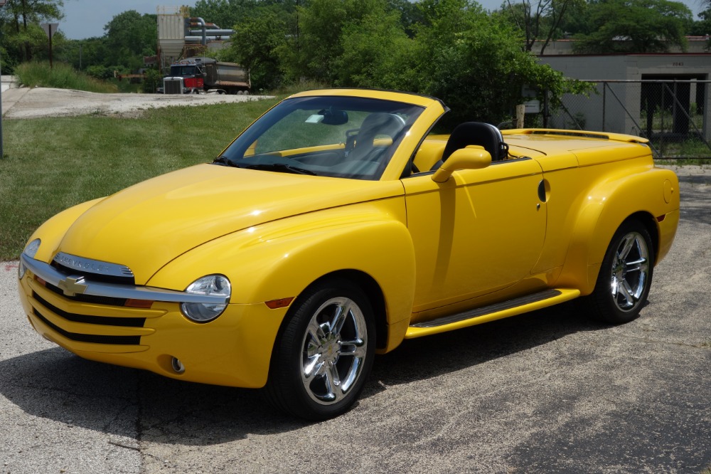 Used 2005 Chevrolet SSR -CONVERTIBLE - 390HP WITH 405 LB FT TORQUE- SEE VIDEO | Mundelein, IL
