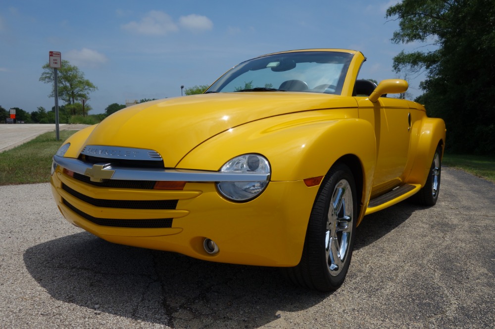 Used 2005 Chevrolet SSR -CONVERTIBLE - 390HP WITH 405 LB FT TORQUE- SEE VIDEO | Mundelein, IL