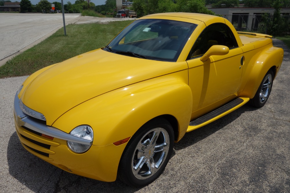 Used 2005 Chevrolet SSR -CONVERTIBLE - 390HP WITH 405 LB FT TORQUE- SEE VIDEO | Mundelein, IL