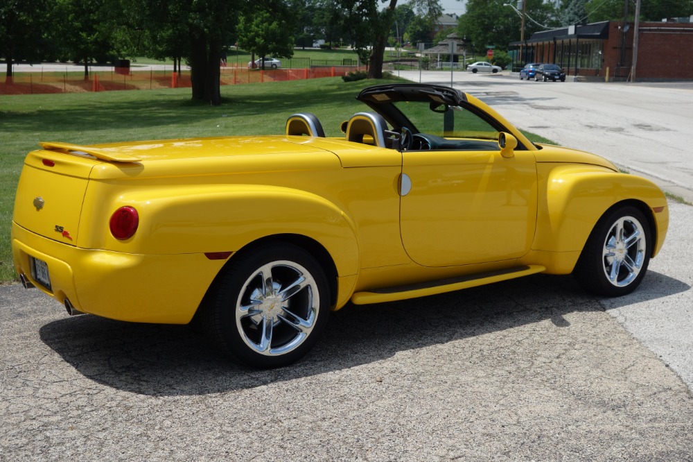 Used 2005 Chevrolet SSR -CONVERTIBLE - 390HP WITH 405 LB FT TORQUE- SEE VIDEO | Mundelein, IL