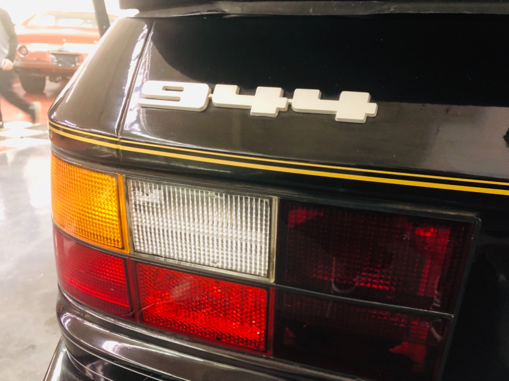 Used 1986 Porsche 944 -RESTORED BBS PS PW PB AC RECIEPTS-VIDEO | Mundelein, IL