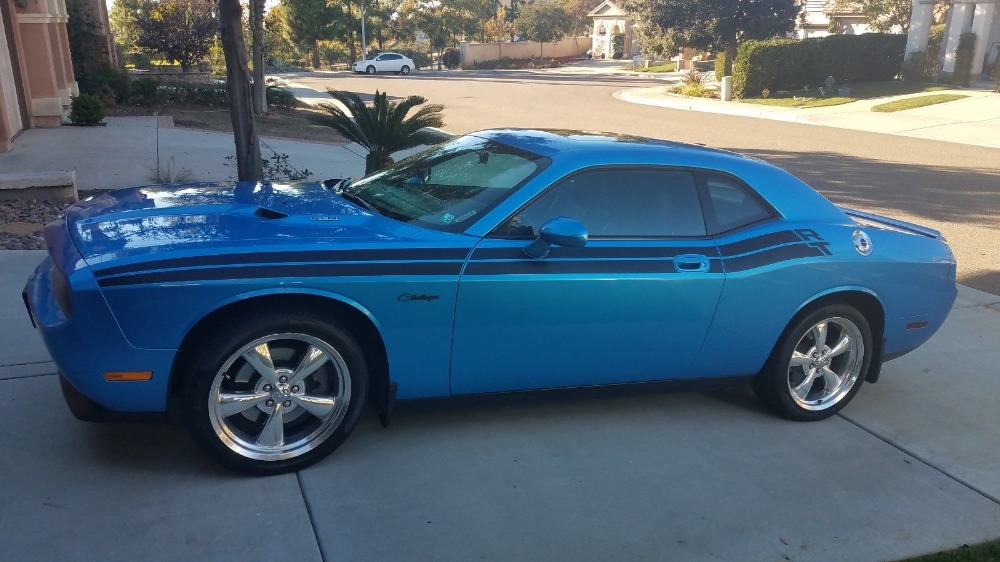 Used 2010 Dodge Challenger -SUNROOF-R/T STRIPE -5.7 HEMI-3 OWNER CAR FROM CA- | Mundelein, IL