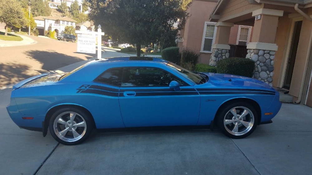 Used 2010 Dodge Challenger -SUNROOF-R/T STRIPE -5.7 HEMI-3 OWNER CAR FROM CA- | Mundelein, IL