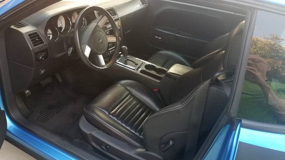 Used 2010 Dodge Challenger -SUNROOF-R/T STRIPE -5.7 HEMI-3 OWNER CAR FROM CA- | Mundelein, IL