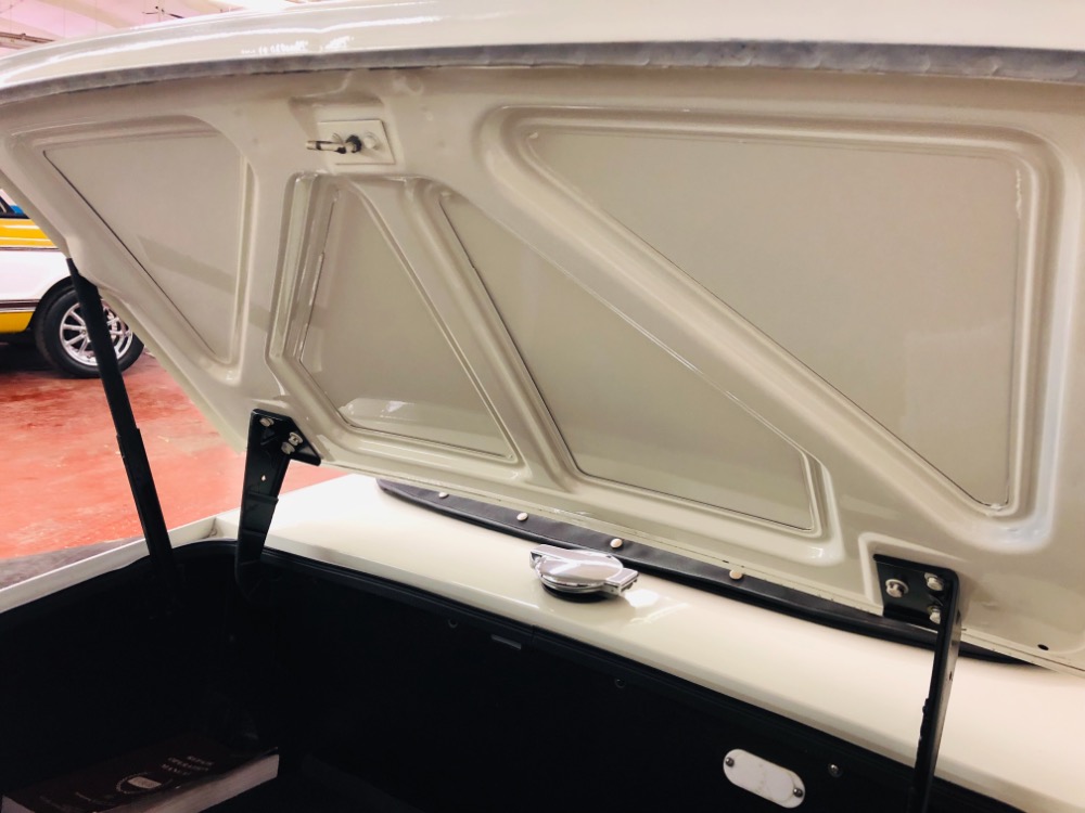 Used 1975 Triumph TR6 -RESTORED CLASSIC CONVERTIBLE-DOCUMENTED-BRITISH SENSATION- | Mundelein, IL