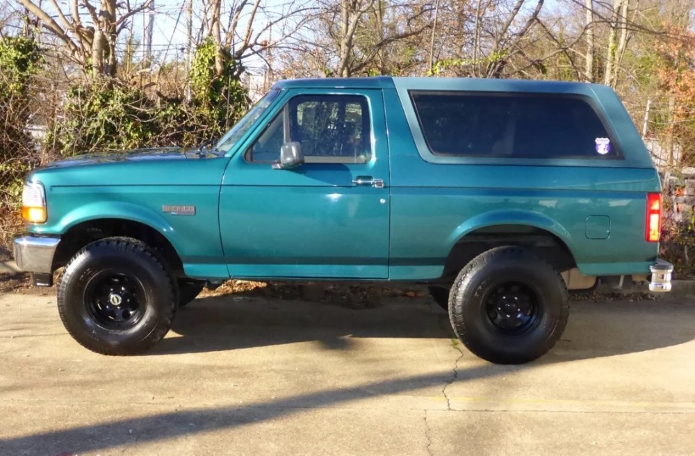 Used 1996 Ford Bronco -XL-4x4-LIFTED-ARIZONA TRUCK-WE FINANCE- | Mundelein, IL