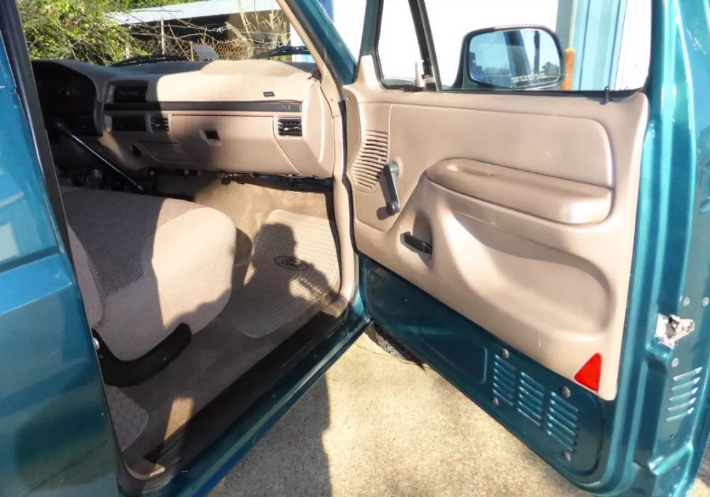 Used 1996 Ford Bronco -XL-4x4-LIFTED-ARIZONA TRUCK-WE FINANCE- | Mundelein, IL