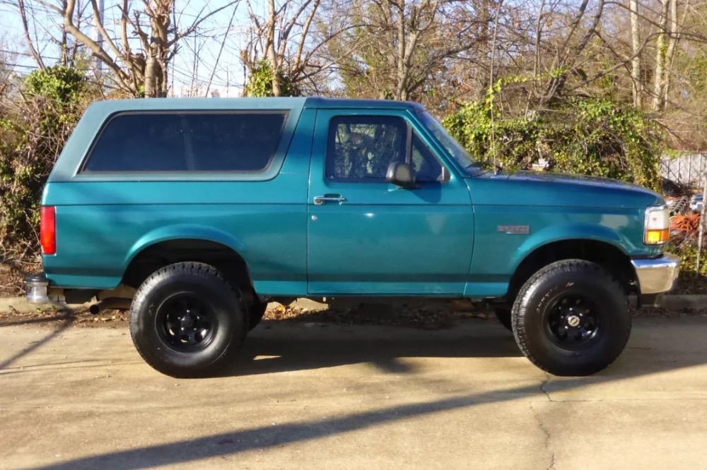 Used 1996 Ford Bronco -XL-4x4-LIFTED-ARIZONA TRUCK-WE FINANCE- | Mundelein, IL