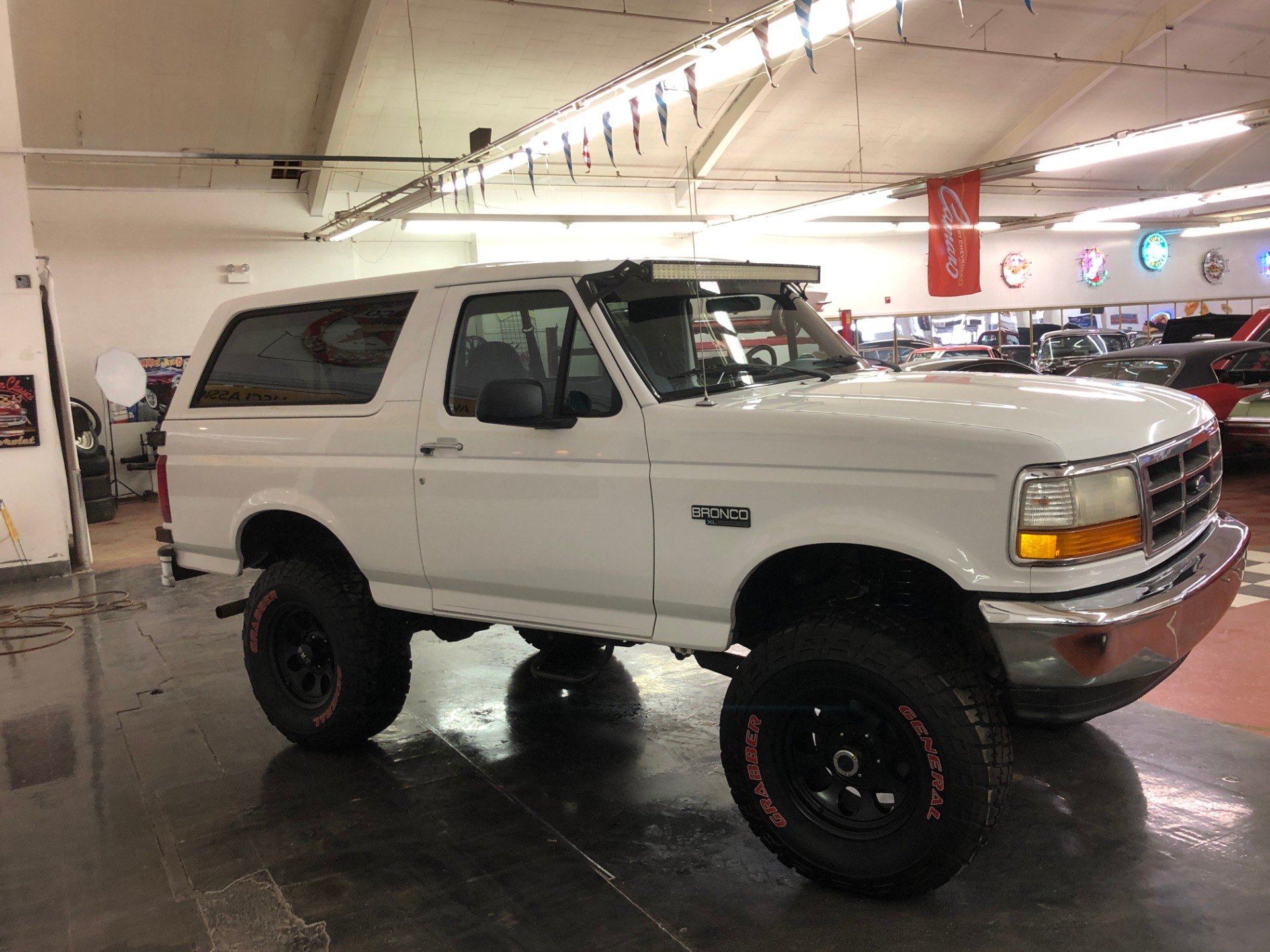 Used 1995 Ford Bronco XL-CLEAN CALIFORNIA VEHICLE-FINANCING OK-CLEAN CARFAX-VIDEO | Mundelein, IL