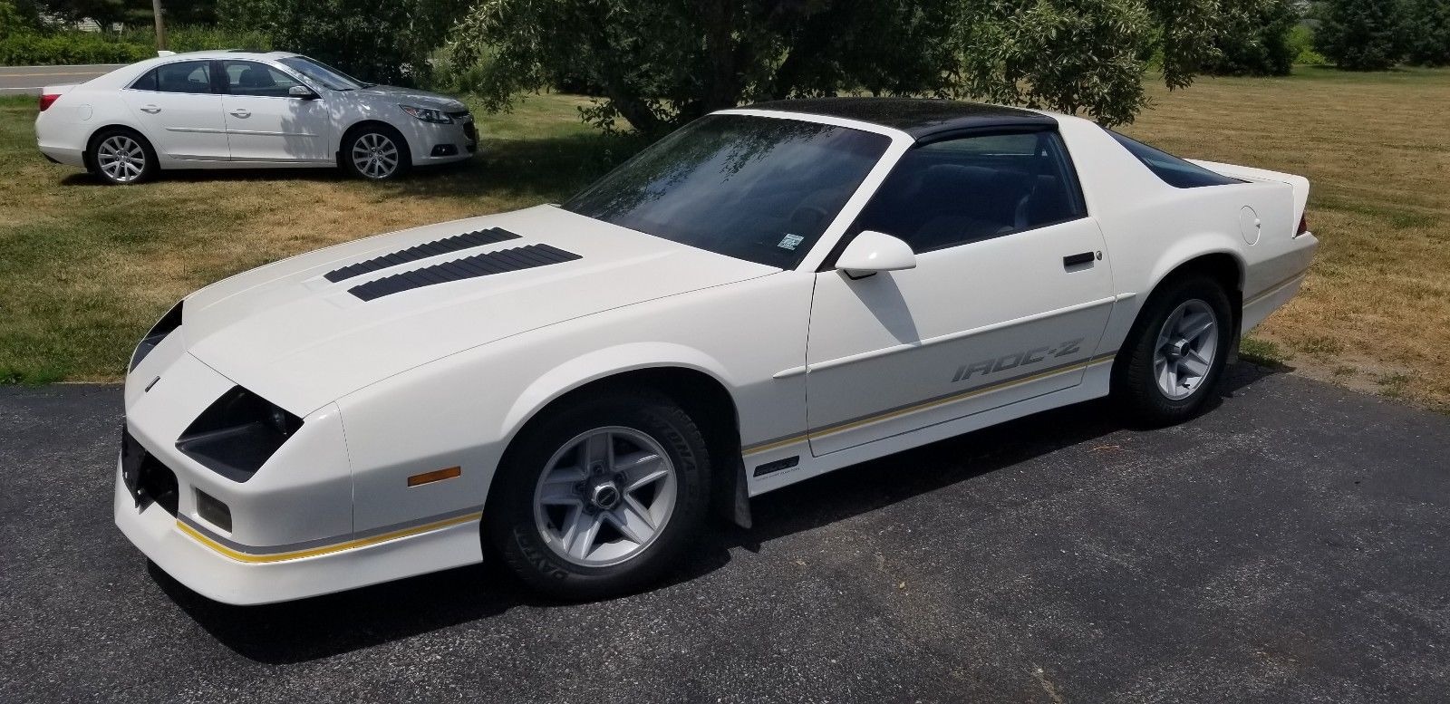 Used 1988 Chevrolet Camaro -IROC Z-CLEAN 2DOOR HATCHBACK-1 OWNER VEHICLE-CLEAN CARFAX- | Mundelein, IL