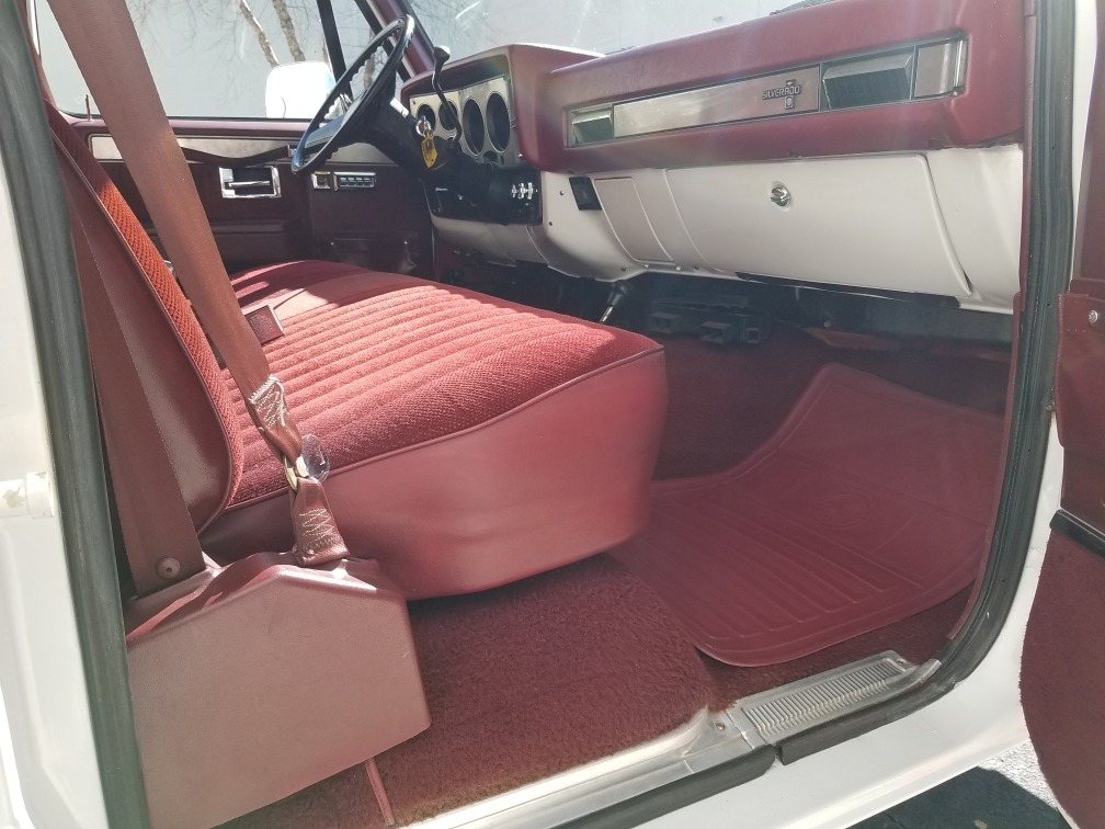 Used 1988 Chevrolet Suburban -Silverado Package-Air conditioning-4X4-3rd Row- VIDEO | Mundelein, IL