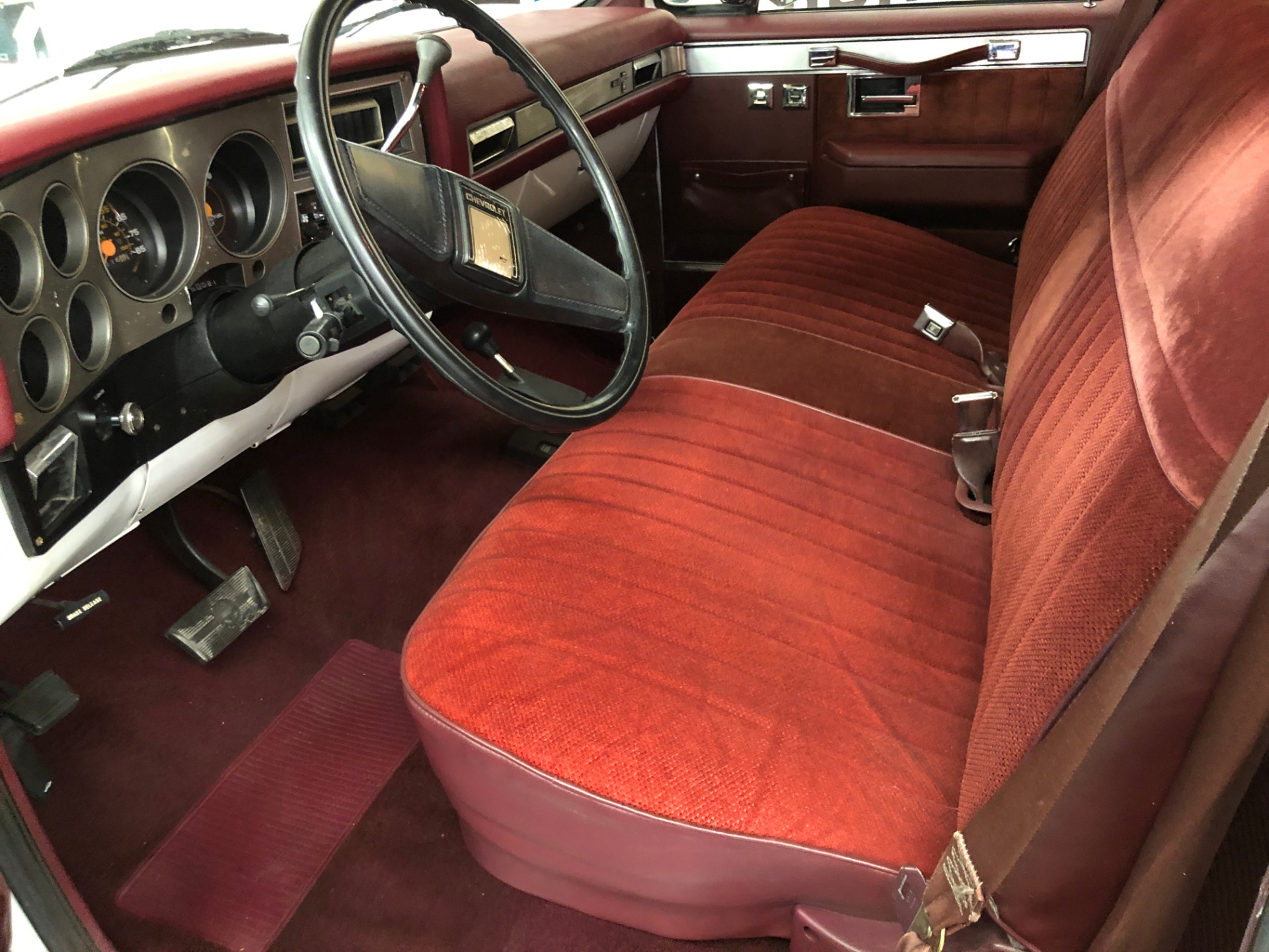 Used 1988 Chevrolet Suburban -Silverado Package-Air conditioning-4X4-3rd Row- VIDEO | Mundelein, IL