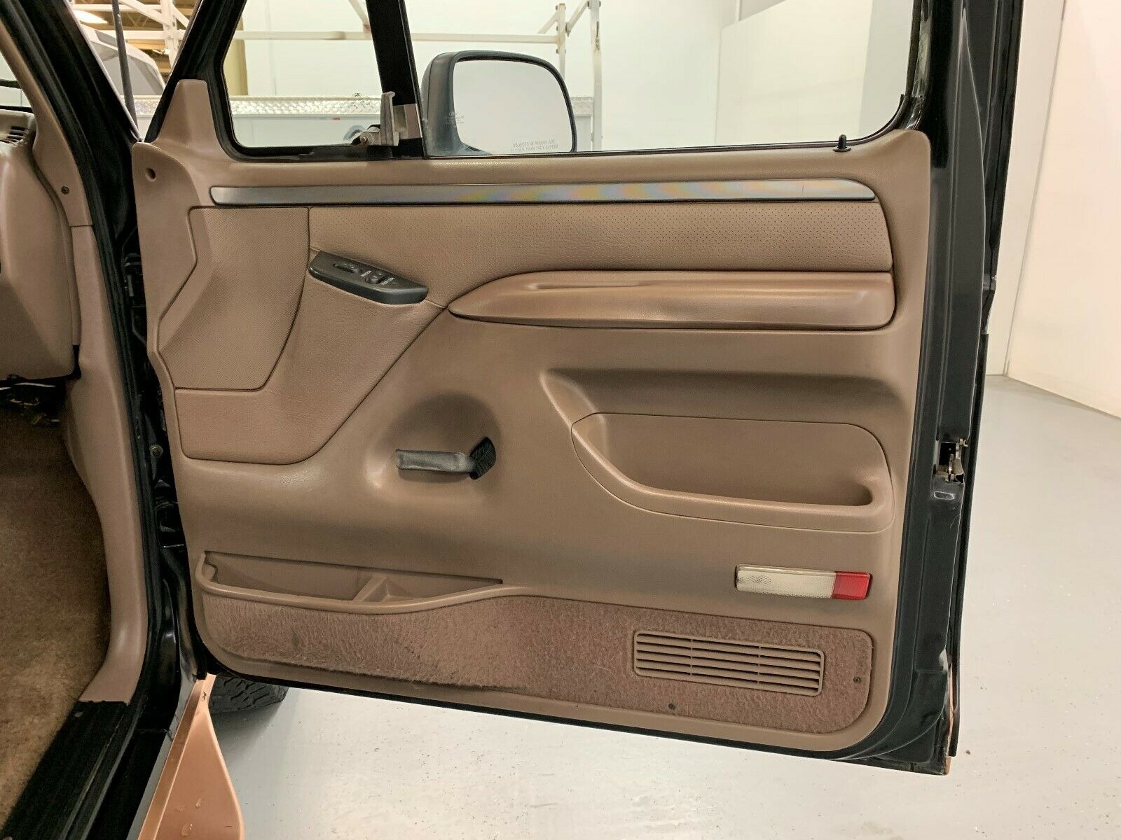 Used 1995 Ford Bronco -EDDIE BAUER-4WD-CALIFORNIA SUV-SOLID AND READY- | Mundelein, IL