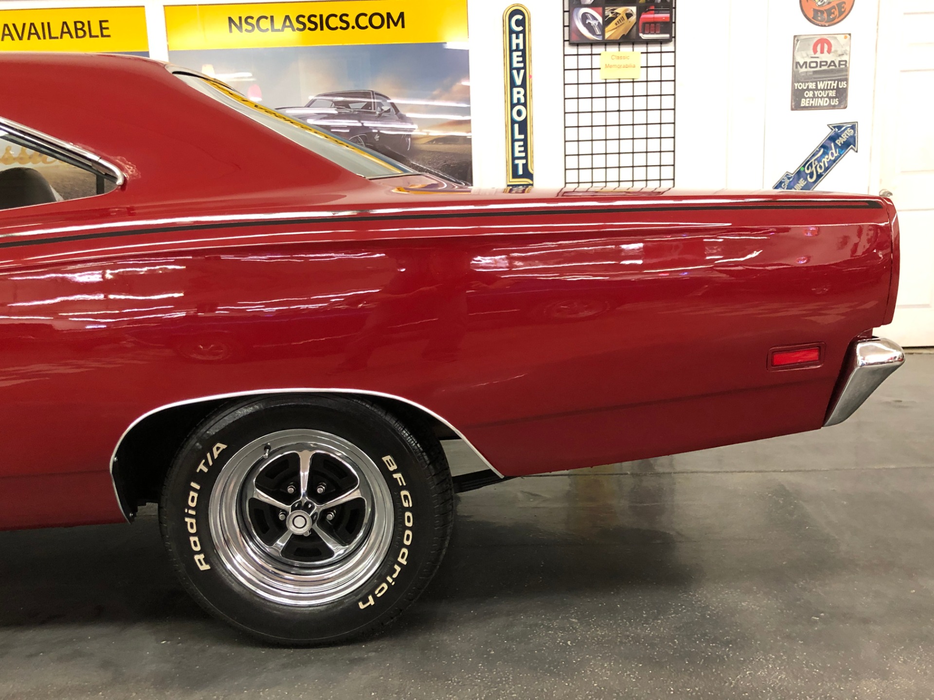 Used 1969 Plymouth RoadRunner -Beep Beep-Real RM23 Code-4 Speed Mopar-VIDEO | Mundelein, IL