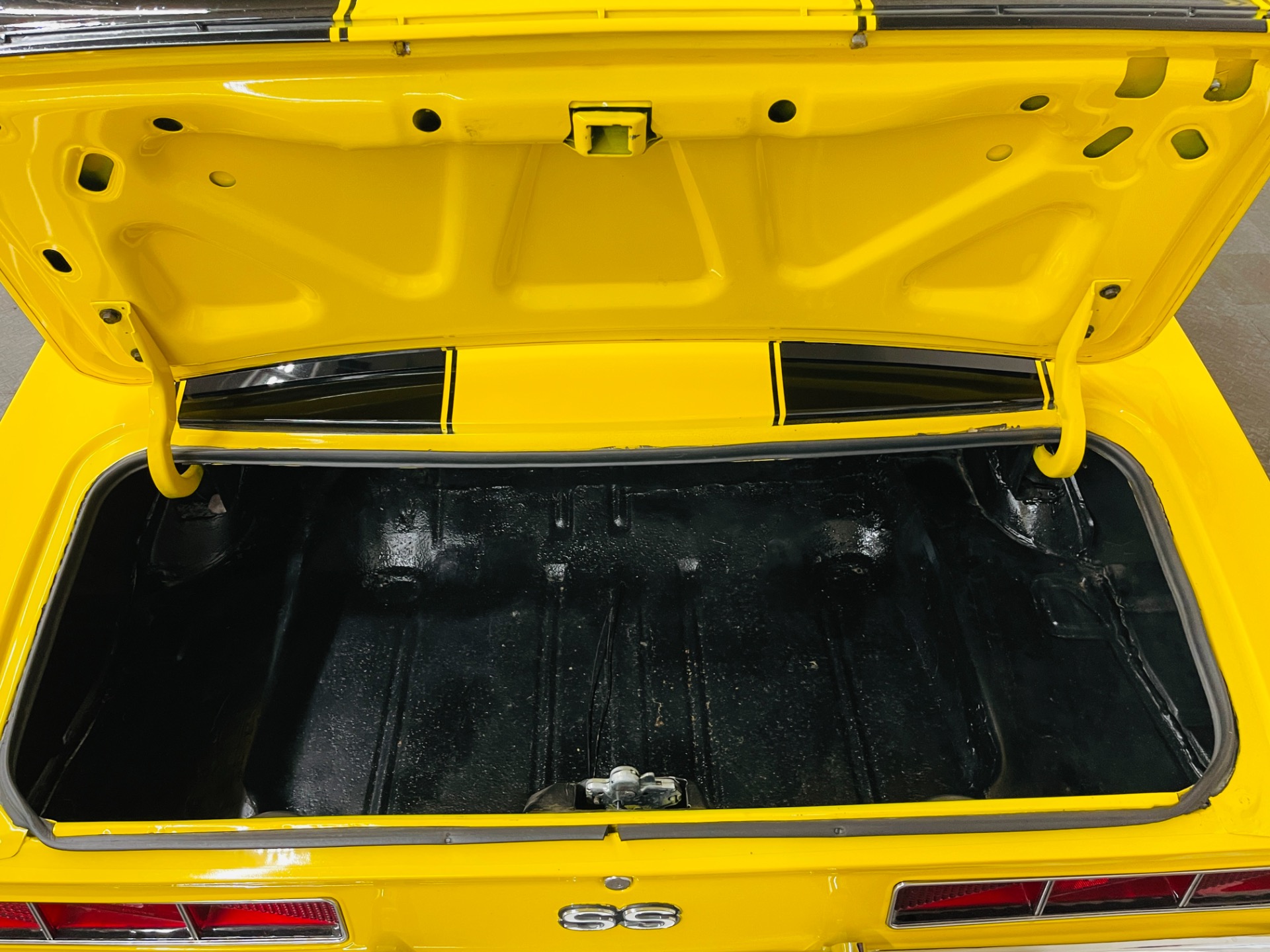 Used 1969 Chevrolet Camaro - DAYTONA YELLOW - X11 TRIM GROUP - VERY CLEAN - SEE VIDEO | Mundelein, IL