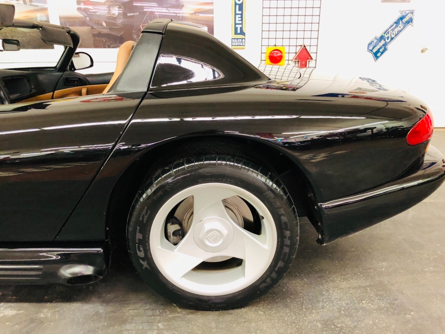 Used 1995 Dodge Viper -ONLY 10k MILES-RT/10 Roadster-1 of 1,430- FACTORY AC OPTION-SEE VIDEO | Mundelein, IL