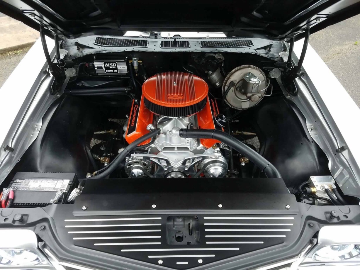 Used 1970 Chevrolet Chevelle -RESTORED CORTEZ SILVER-DYNOED MUSCLE CAR | Mundelein, IL