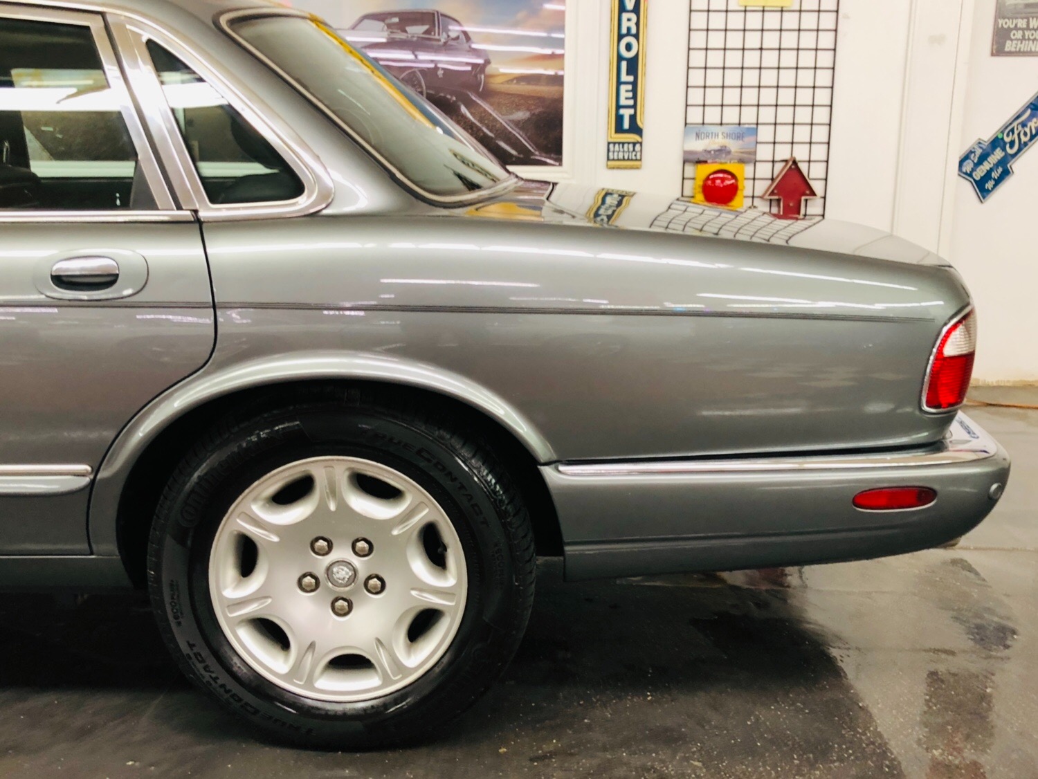 Used 2003 Jaguar XJ-Series -BUY WITH CONFIDENCE-2 OWNER - LOW MILES - SEE VIDEO | Mundelein, IL