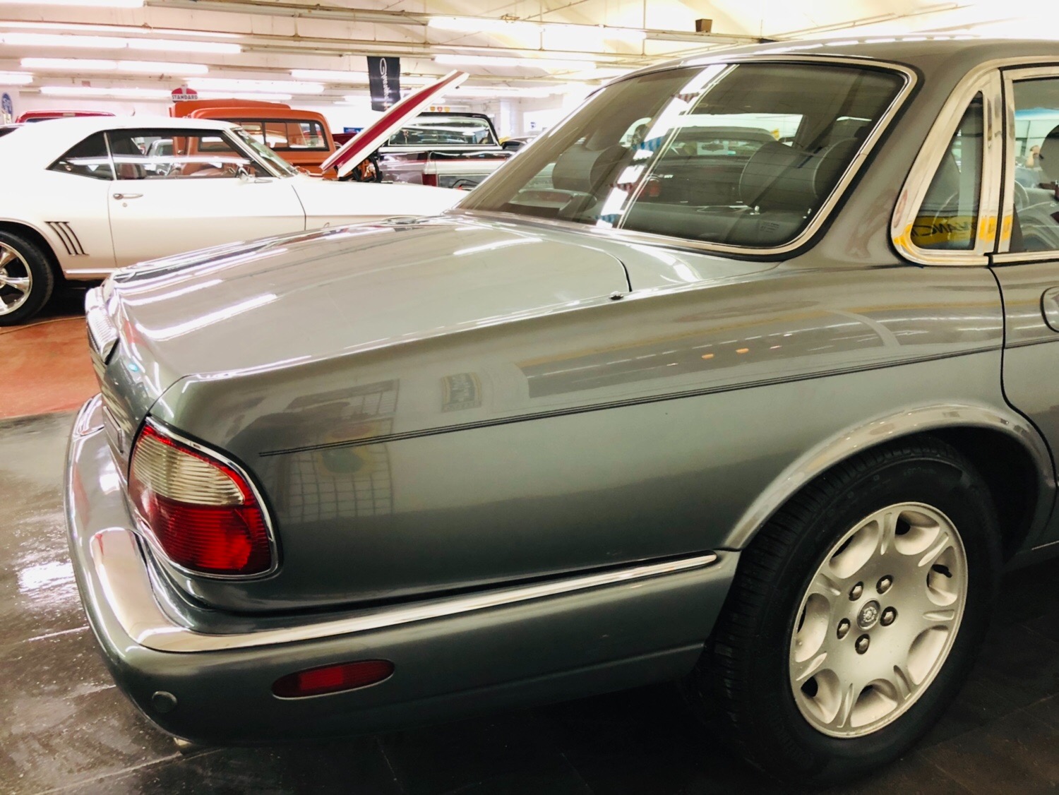 Used 2003 Jaguar XJ-Series -BUY WITH CONFIDENCE-2 OWNER - LOW MILES - SEE VIDEO | Mundelein, IL