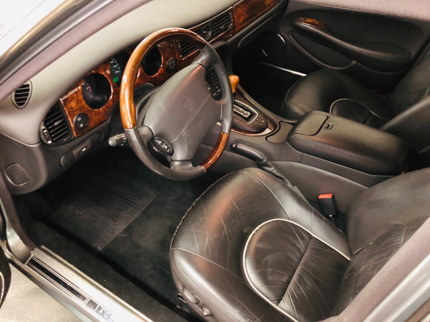 Used 2003 Jaguar XJ-Series -BUY WITH CONFIDENCE-2 OWNER - LOW MILES - SEE VIDEO | Mundelein, IL