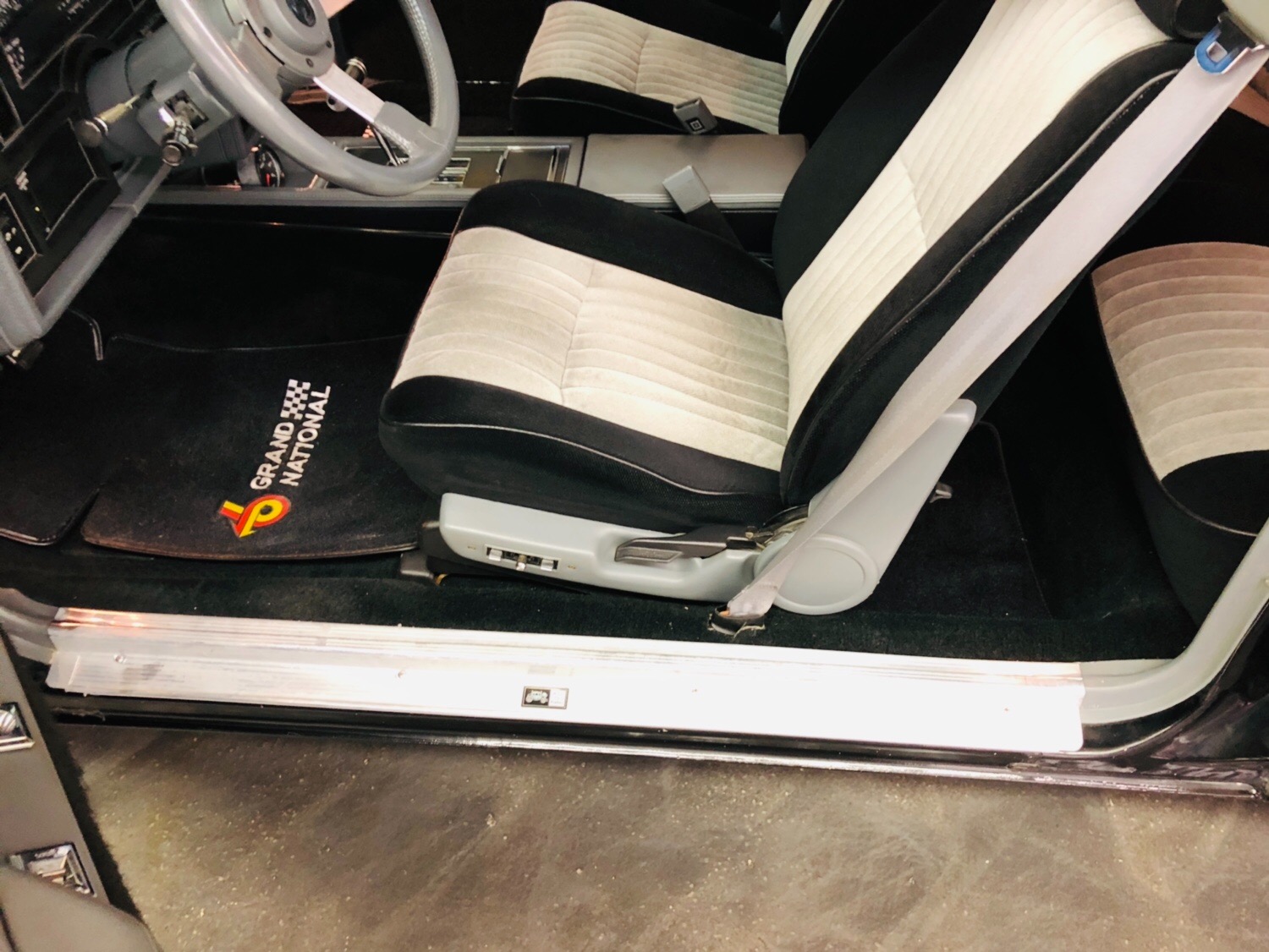 Used 1987 Buick Grand National -ONLY 35k ORIGINAL MILES-AMAZING PAINT-SEE VIDEO | Mundelein, IL