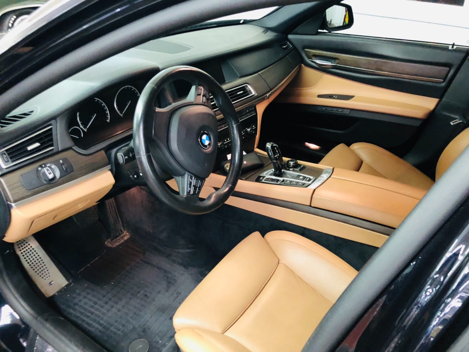 Used 2011 BMW 7 Series 750Li xDrive | Mundelein, IL