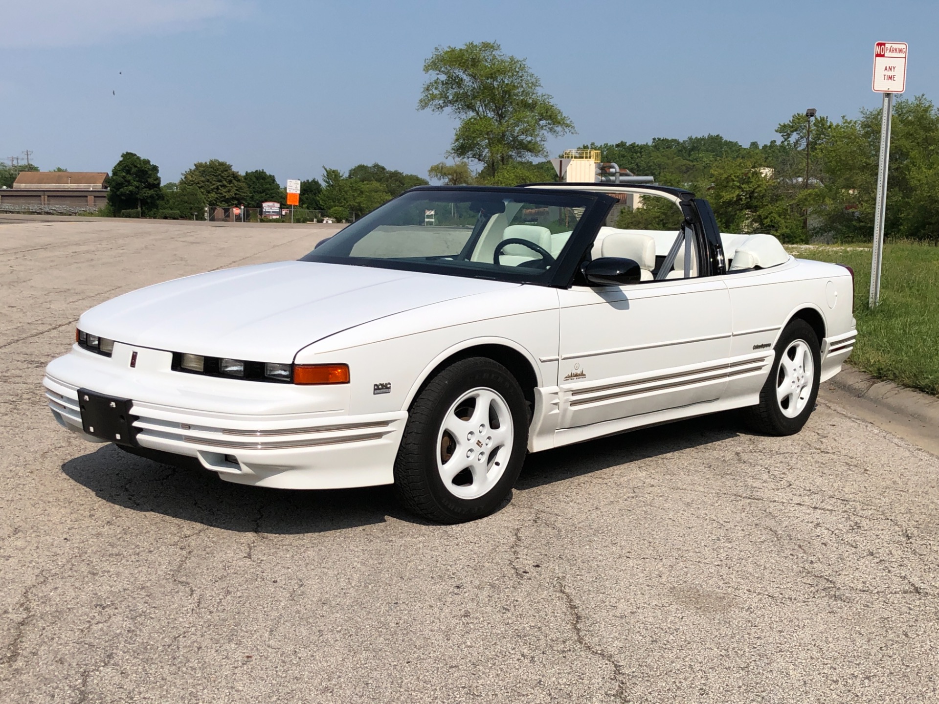 1994 Oldsmobile Cutlass SUPREME MODELLIMITED EDITIONSEE VIDEO Stock