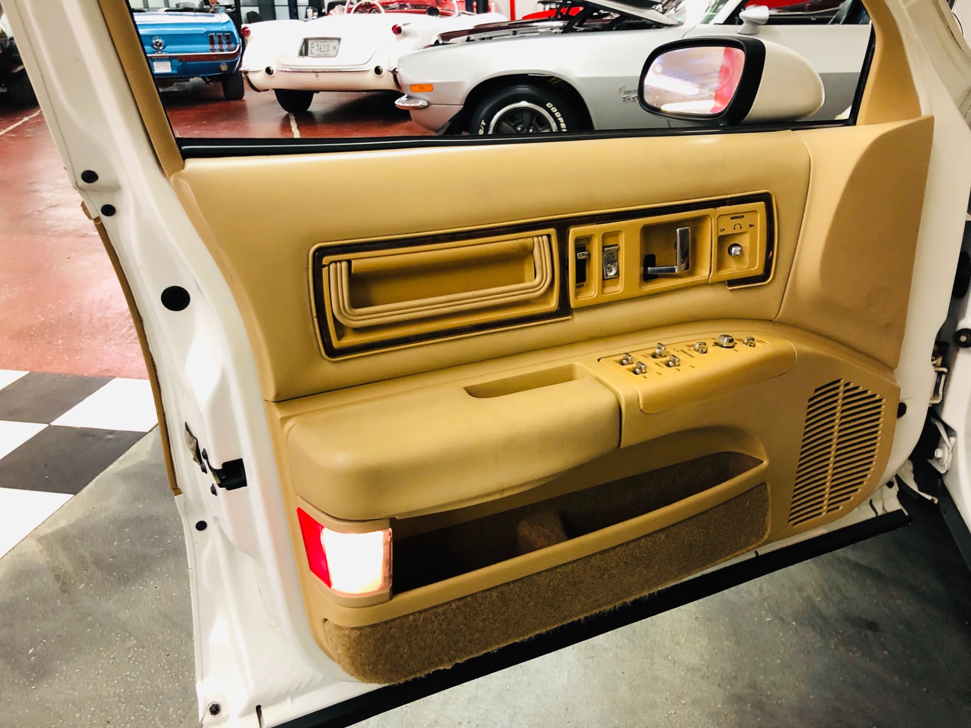 Used 1992 Buick Roadmaster -ESTATE WAGON - FAMILY CRUISER - COLD A/C - LOW MILES | Mundelein, IL