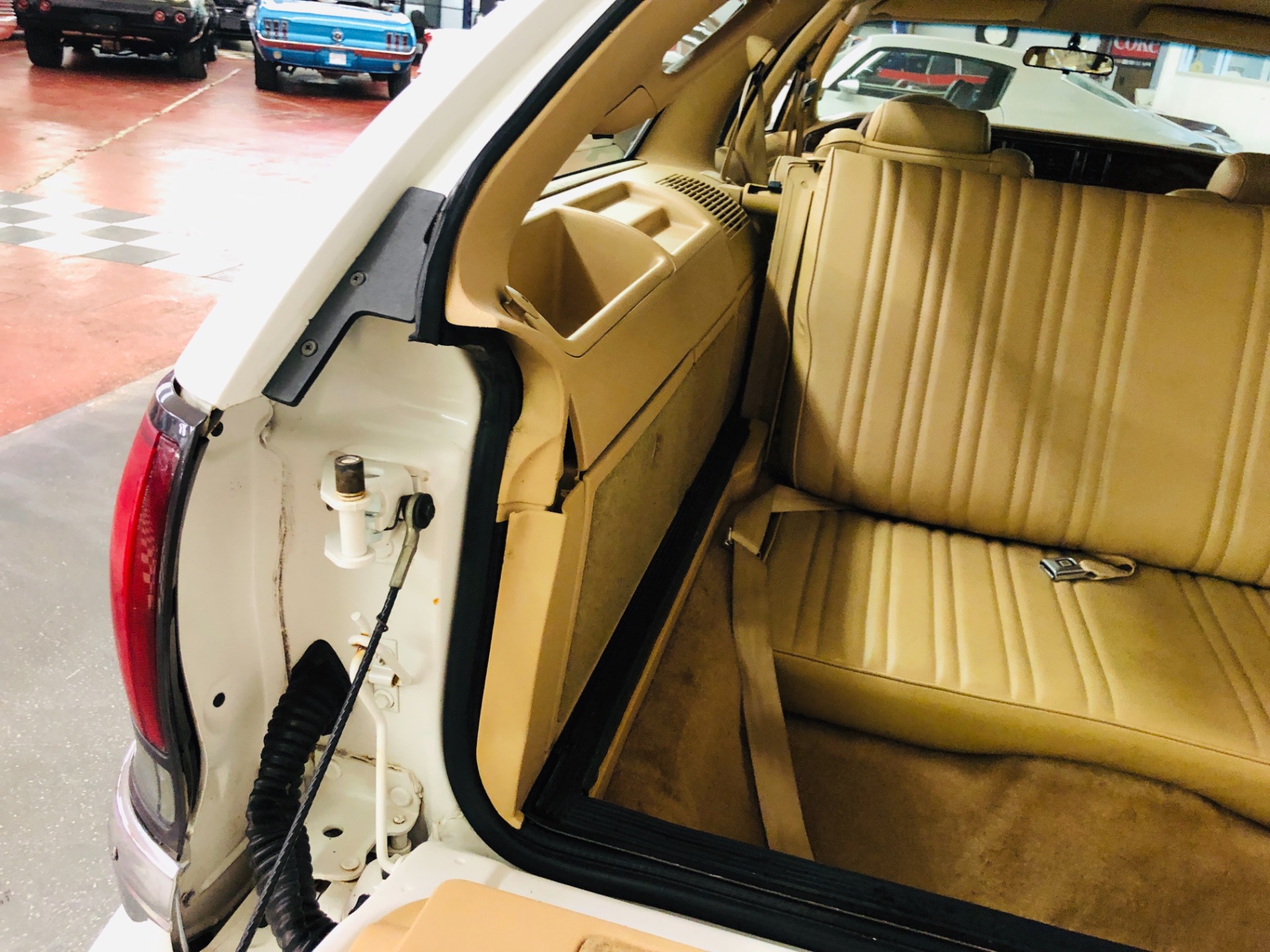 Used 1992 Buick Roadmaster -ESTATE WAGON - FAMILY CRUISER - COLD A/C - LOW MILES | Mundelein, IL