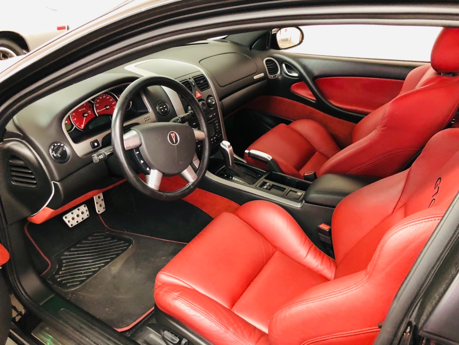 Used 2006 Pontiac GTO -PRO CHARGER - TONS OF POWER - SUPER LOW MILES - SEE VIDEO | Mundelein, IL