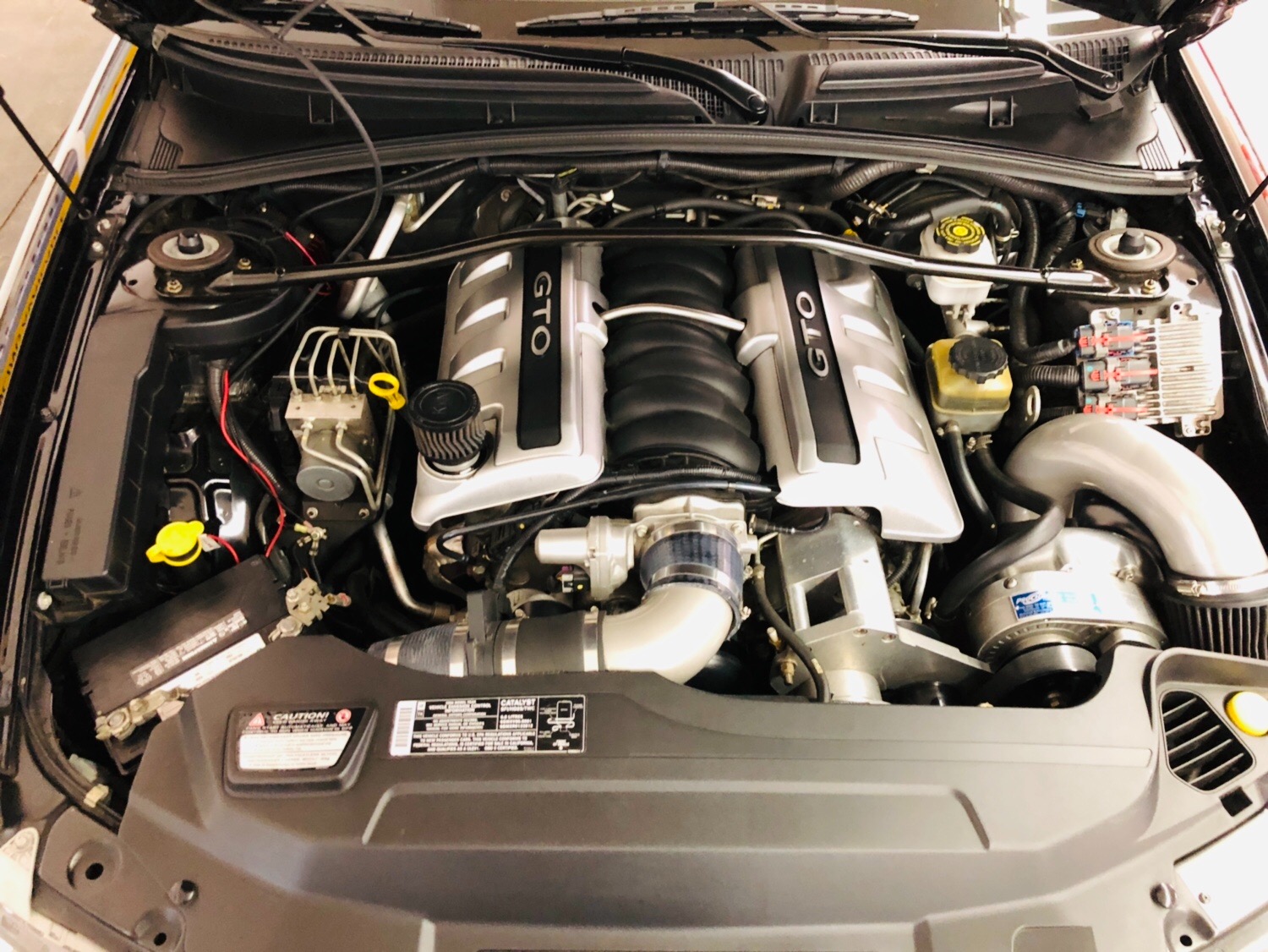 Used 2006 Pontiac GTO -PRO CHARGER - TONS OF POWER - SUPER LOW MILES - SEE VIDEO | Mundelein, IL