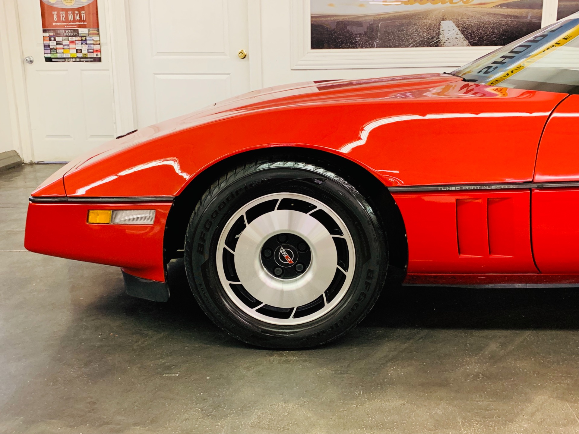 Used 1985 Chevrolet Corvette -VERY LOW ORIGINAL MILES - SUPER CLEAN - | Mundelein, IL