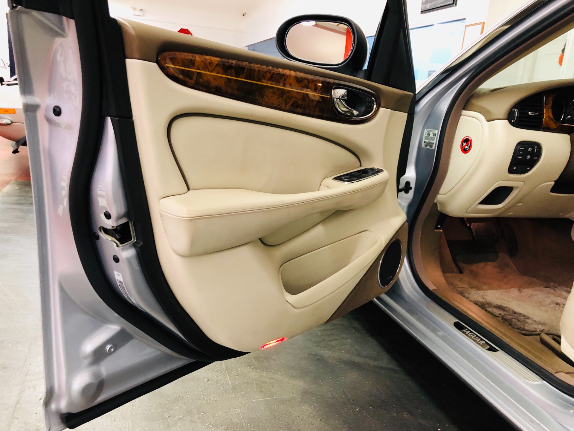 Used 2007 Jaguar XJ-Series Vanden Plas-SEE VIDEO | Mundelein, IL