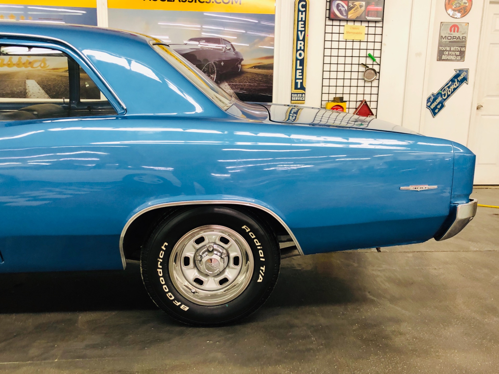 Used 1966 Chevrolet Chevelle - 300 DELUXE SEDAN - 350 V8 ENGINE - SEE VIDEO | Mundelein, IL